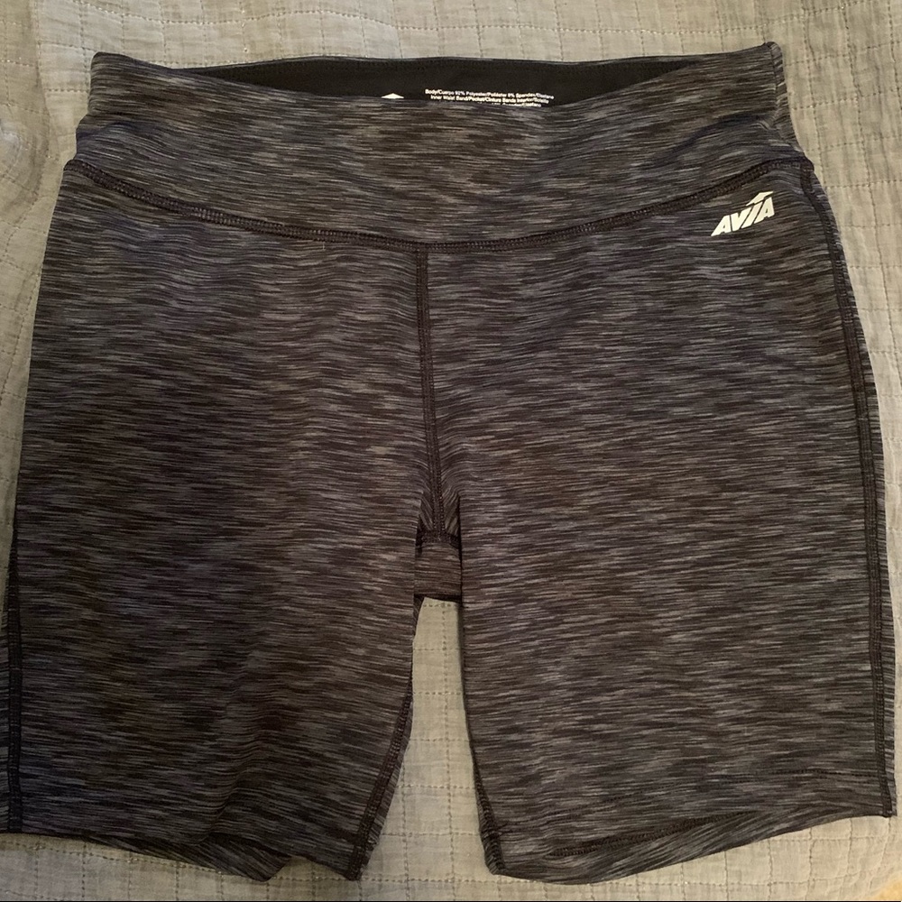 Women’s workout shorts M